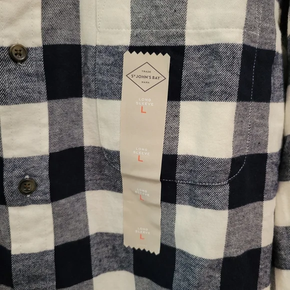 St. John's Bay Men's White Buffalo Plaid Button Down Shirt - Picture 4 of 5